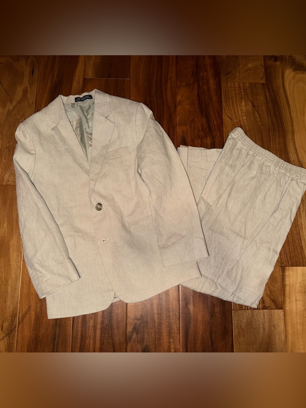 Boys Nautica tan suit -EUC
size 7